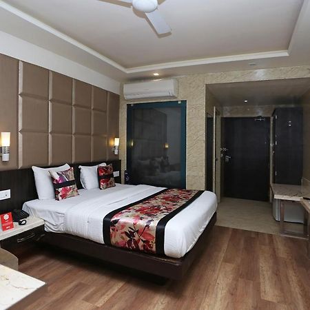 Hotel Deep Kanpur Exteriör bild