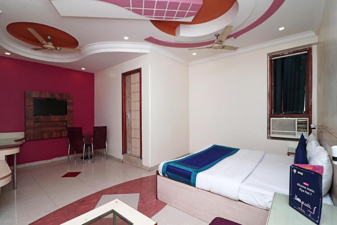 Hotel Deep Kanpur Exteriör bild