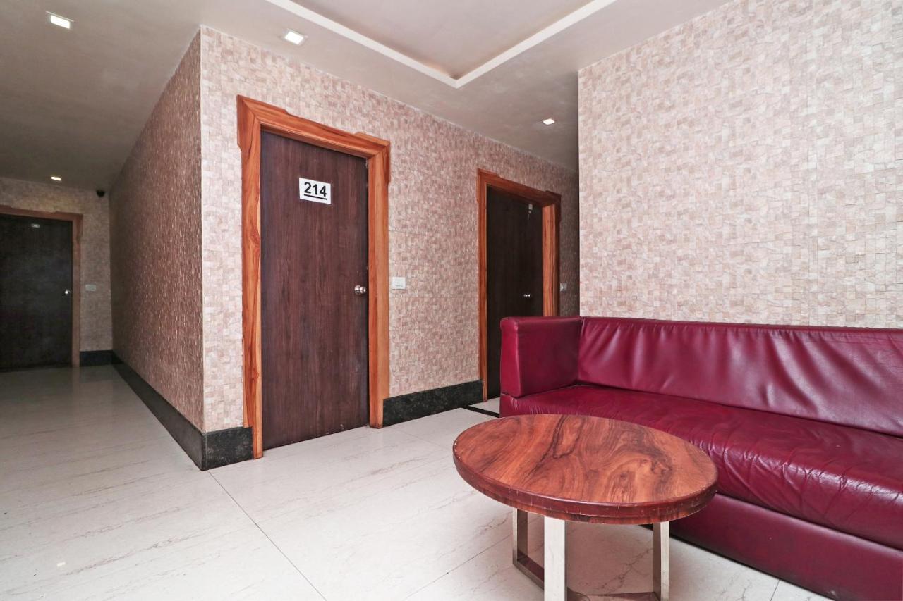 Hotel Deep Kanpur Exteriör bild