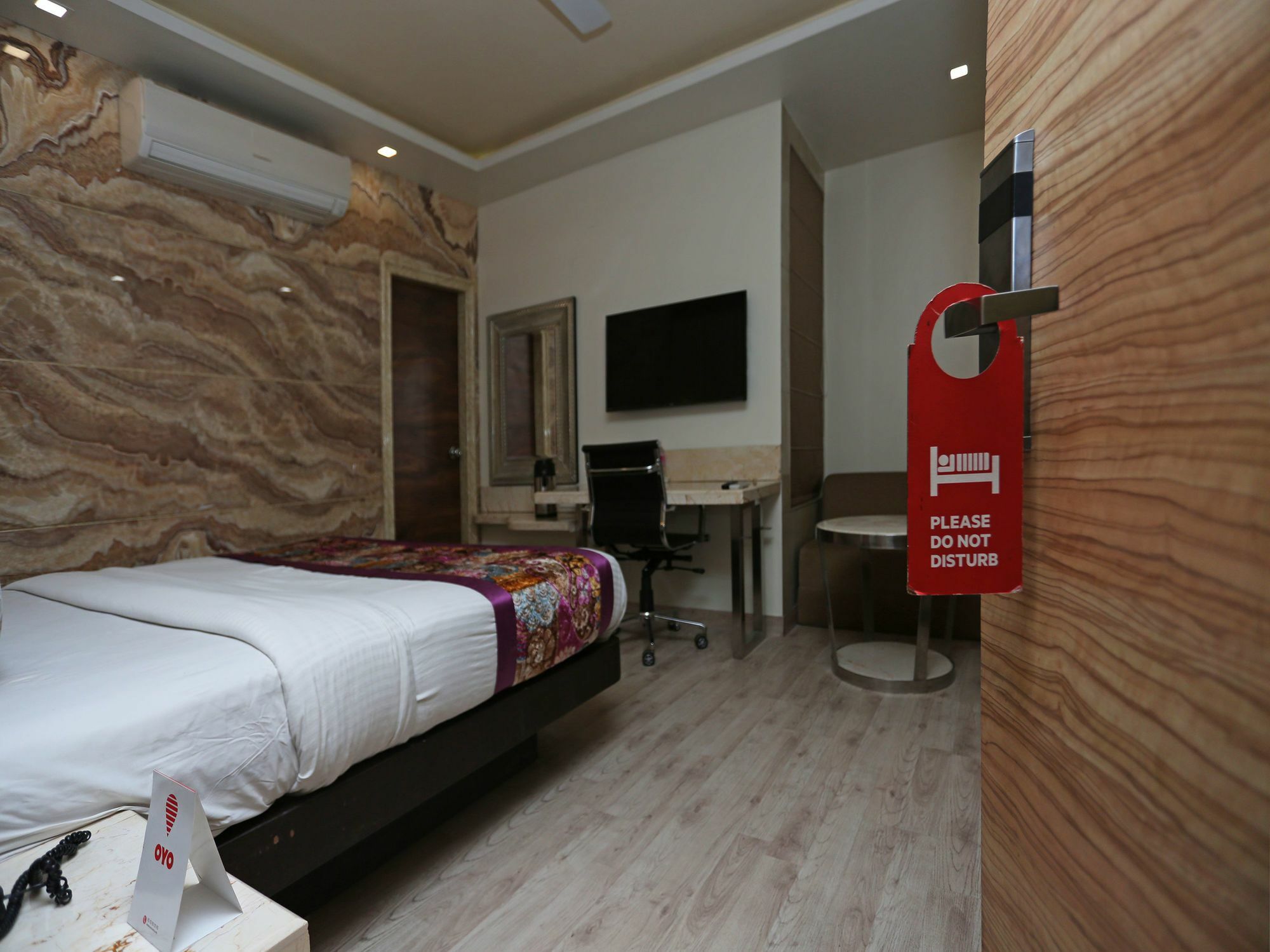 Hotel Deep Kanpur Exteriör bild