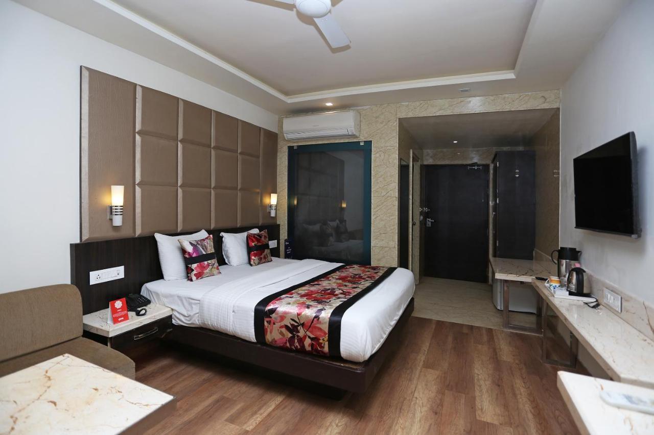 Hotel Deep Kanpur Exteriör bild